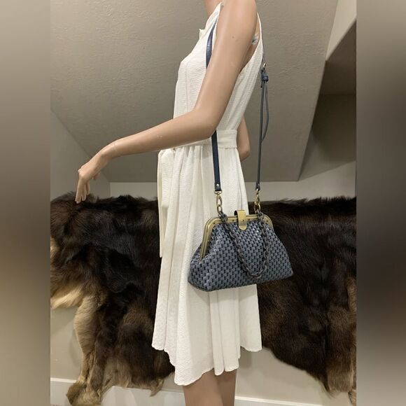 Chic Design Handmade Genuine Woven Leather Push Lock Clutch/Wristlet/Crossbody - Picture 10 of 16